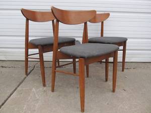 lot 326 image: Set of 3 Mid Century Bentwood Side Chairs