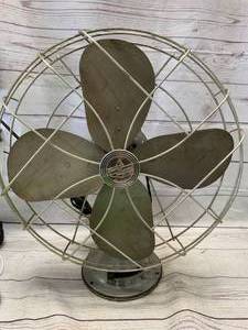 lot 16 image: Vintage Emerson 79648-SD Multi-Speed Fan