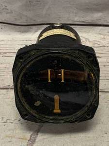 lot 29 image: Antique Aviation Instrument