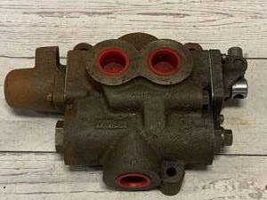lot 84 image: Surplus Control Valve
