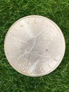 Vintage 1oz .999 Silver Eagle Round