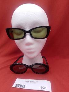 lot 408 image: Vintage Ladies 1960s Cool Ray Polaroid Mod Lenses (Valued $150)