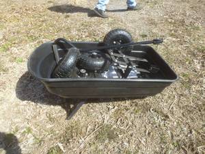 lot 2 image: Lawn Cart