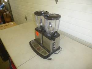 lot 13 image: Blender