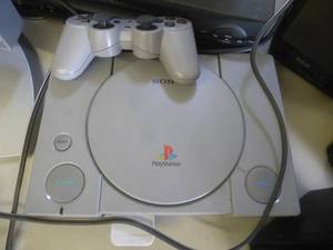 lot 29 image: VCR Play Station, Electronics