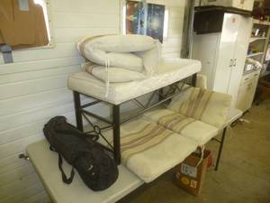 lot 43 image: Foot Bench & Cushions