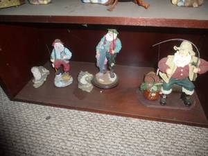 lot 130 image: Collectibles On shelves
