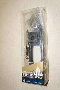 lot 30 image: UTG Tactical Op-2 Bipod
