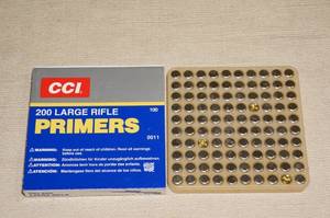 lot 44 image: 100 CCI No 200 Large Rifle Primers