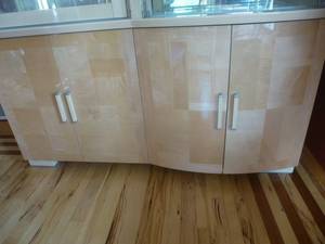 lot 2 image: Blond Maple China Hutch