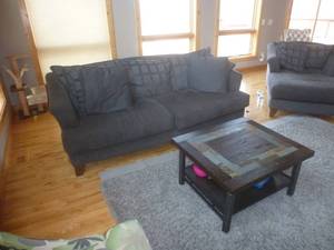 lot 3 image: Living Room Sofa Set