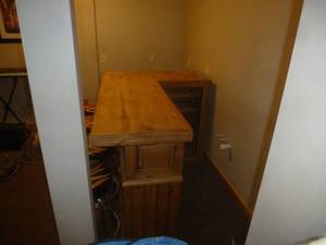 lot 17 image: Pine Bar With Stools