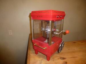 lot 18 image: Movie Time Popcorn Popper
