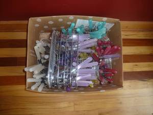 lot 26 image: Kitchen Utensil Set