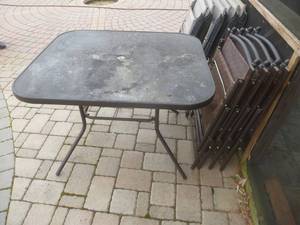 lot 44 image: Patio Set & 4 Chairs