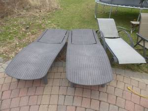 lot 50 image: Wicker Tanning Loungers