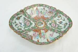 lot 34 image: Painted dish