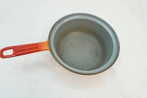 lot 43 image: Cast iron pot
