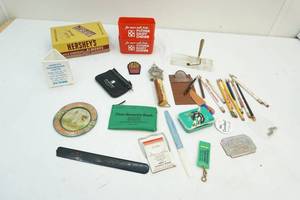 lot 56 image: Vintage items