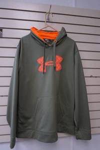 lot 84 image: Sweatshirt