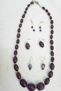 lot 98 image: Jewelry