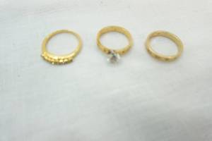 lot 103 image: Jewelry