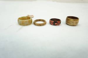 lot 104 image: Jewelry