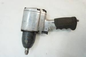 lot 114 image: Impact wrench