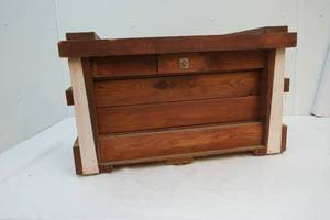 lot 124 image: Wood box