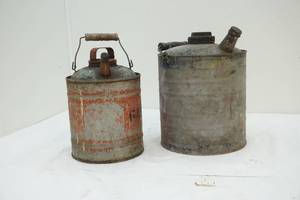 lot 128 image: Vintage gas can