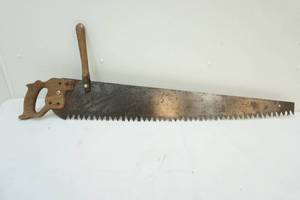 lot 140 image: Vintage saw