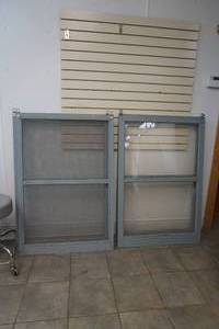 lot 142 image: Screens, windows