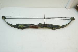 lot 146 image: Compound bow