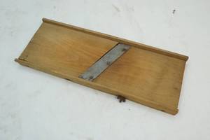 lot 172 image: Kraut cutter