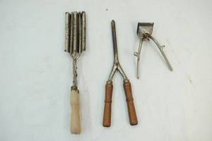 lot 199 image: Vintage Hair items