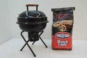 lot 213 image: Kingsford grill,charcoal