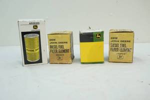 lot 220 image: John Deere filters