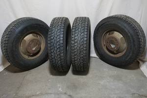 lot 243 image: Summit CT climber tires