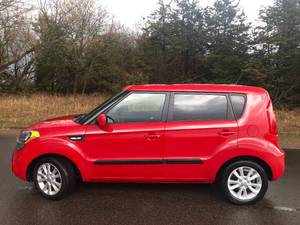 lot 3 image: 2013 Kia Soul - 1 OWNER