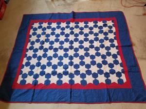 lot 67 image: Vintage Handmade Quilt