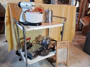 lot 70 image: Vintage and Antique Kitchen Lot