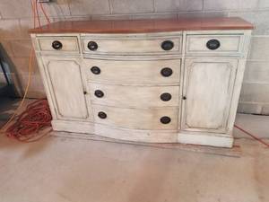 lot 75 image: Antique Buffet