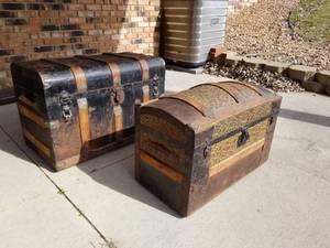 lot 76 image: 2 Antique Trunks