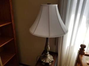 lot 38 image: Lamps