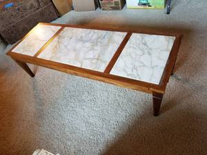 lot 39 image: Mid Century Coffee Table
