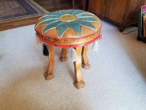lot 49 image: Fancy Vintage Stool