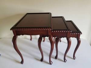 lot 7 image: Nesting Tables
