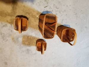 lot 24 image: Longaberger Baskets