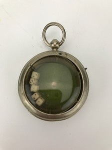 lot 11 image: Vintage - RARE Pocket Dice Game