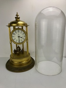 lot 19 image: Vintage - Mantle Clock (Needs Repairs)